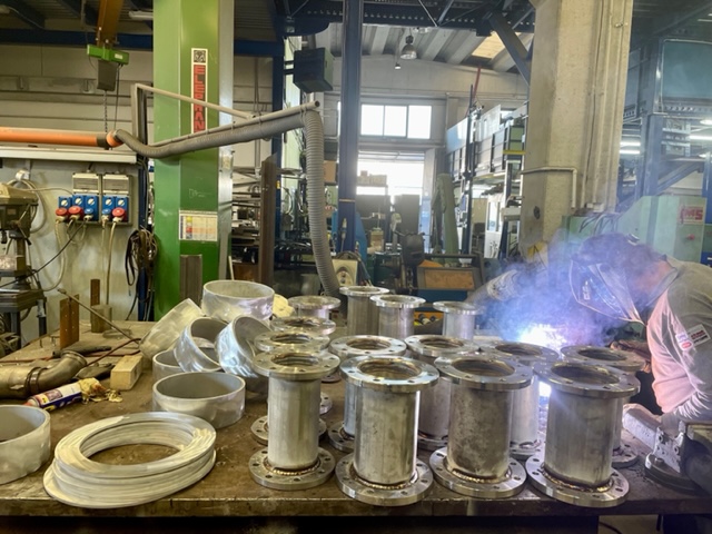 Hell-Sea certified exhaust penetration system — installation photo 17